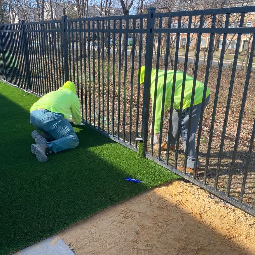 grass plastic turf_ installer